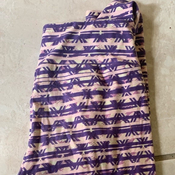 Os Lularoe Leggings Like New - Picture 5 of 5